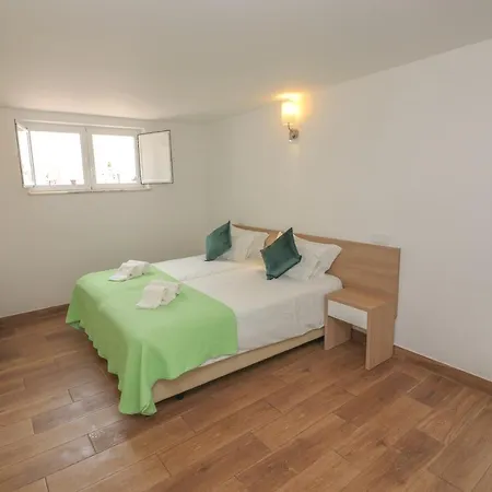 Vendégház Little Break *