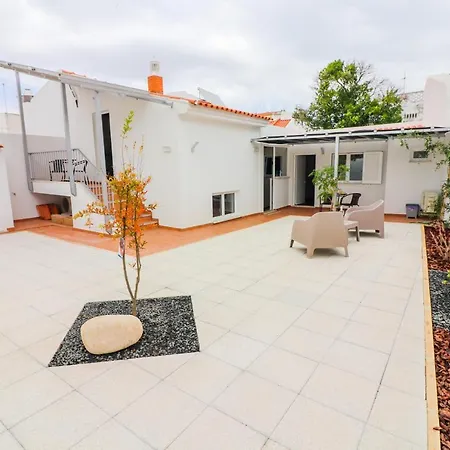 招待所 Little Break